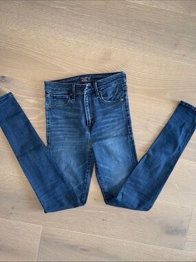 Abercrombie & Fitch Women’s Dark Indigo Skinny Jeans